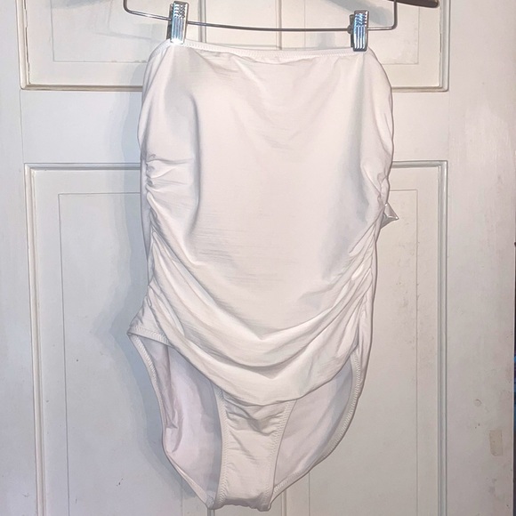 Helen Jon Other - Helen Jon White 1 pc Elegant Swimsuit NWT sz XL